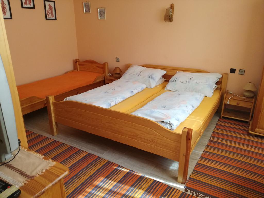 Privat U Zdenky Hotel Tvrdosin Exterior foto