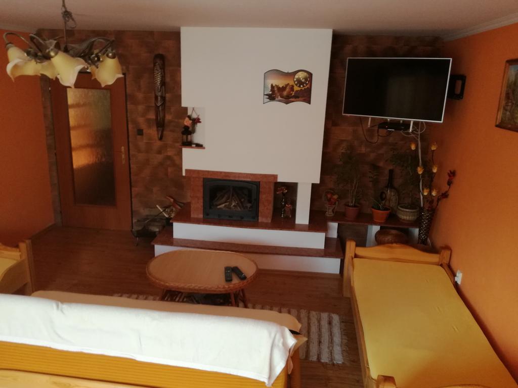 Privat U Zdenky Hotel Tvrdosin Exterior foto