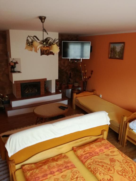Privat U Zdenky Hotel Tvrdosin Exterior foto
